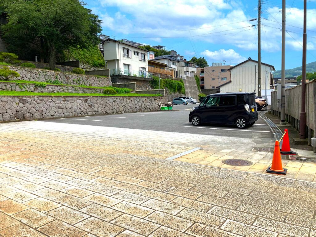 長坂前の駐車場